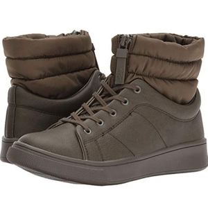 NEW Women's Rocket Dog Convertible Sneaker